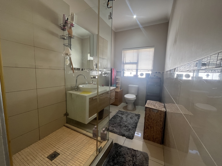 To Let 3 Bedroom Property for Rent in Big Bay Western Cape